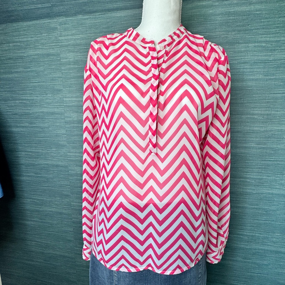 A.N.A . Pink and White Chevron Long Sleeve Top M
